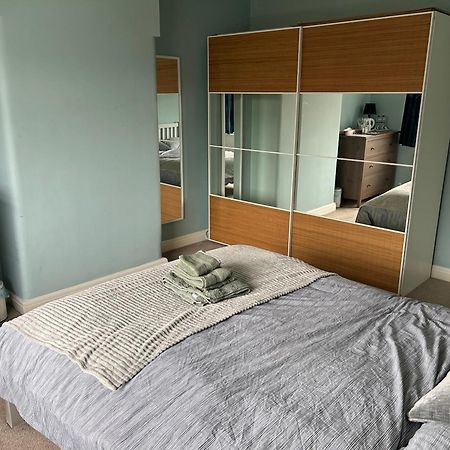 Quiet Double Bedroom With Garden View, Breakfast Hazel Grove ภายนอก รูปภาพ
