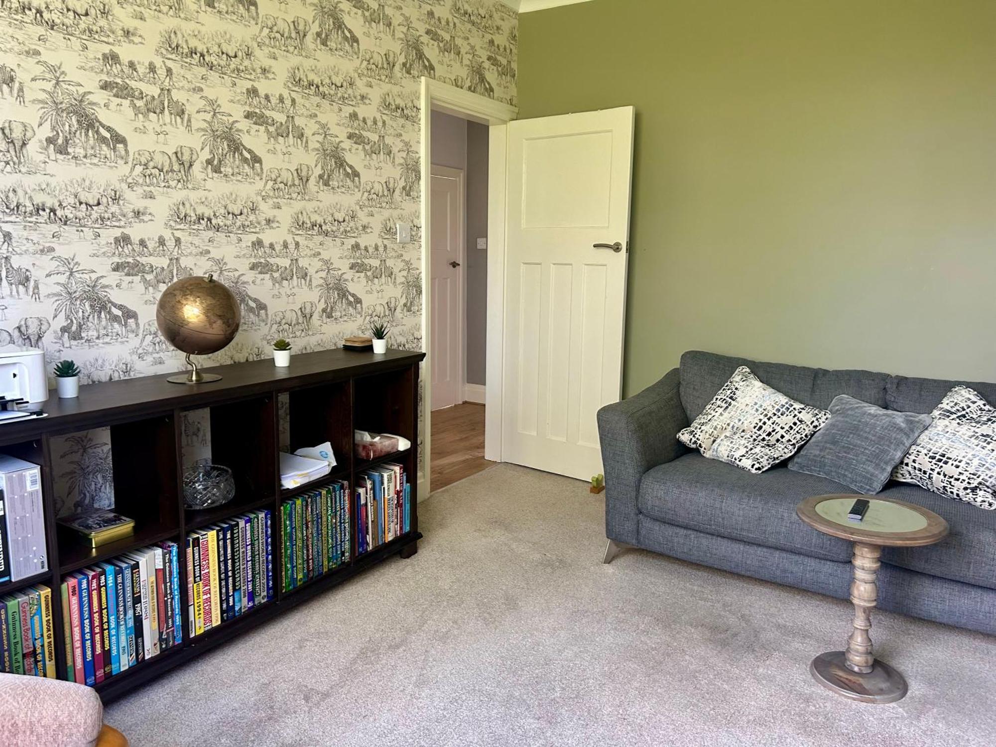 Quiet Double Bedroom With Garden View, Breakfast Hazel Grove ภายนอก รูปภาพ
